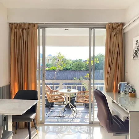 Baan Sabai Rama IV Apartment Bangkok Exterior photo