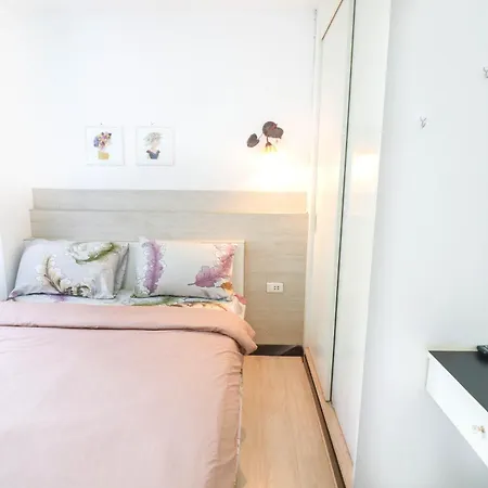 Baan Sabai Rama IV Apartment Bangkok Exterior photo