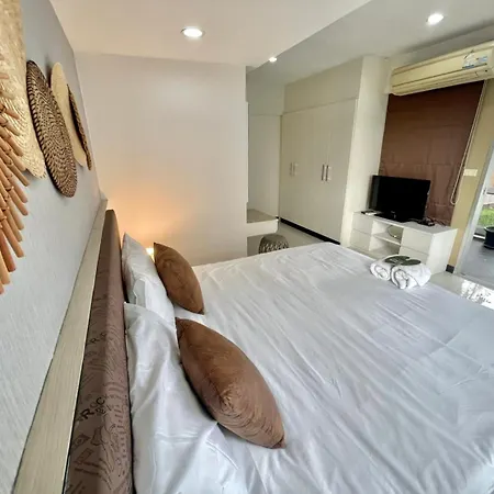 Baan Sabai Rama IV Apartment Bangkok Exterior photo