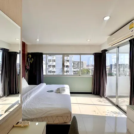 Baan Sabai Rama IV Apartment Bangkok Exterior photo