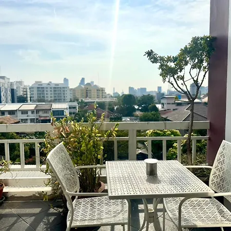 Baan Sabai Rama IV Apartment Bangkok Exterior photo