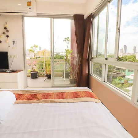 Baan Sabai Rama IV Apartment Bangkok Exterior photo
