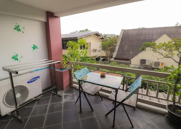 Baan Sabai Rama IV Apartment